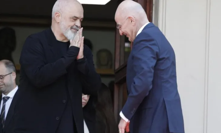 Përfundon takimi Rama-Dendias në Kryeministri