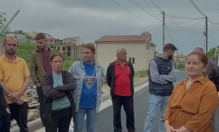 “Përnatë e përditë, po shkojmë në polici”/ Manovra të rrezikshme në rrugë, banorët e Arapajt në protestë për fqinjët