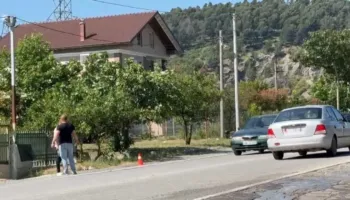 Përplasi për vdekje 7-vjeçarin në Elbasan, ndalohet drejtuesi i mjetit