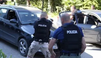 Përplasje me armë në Mamurras/ “Idënuari tentoi të shtypte policinë”, gazetari sjell detaje nga plagosja: Ka nxjerrë..