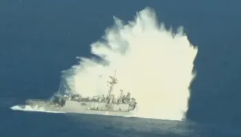 Përplasje SHBA-Iran në Hormuz, Trump kërcënon Teheranin pas shpërthimit në Portin e Emirateve të Bashkuara Arabe
