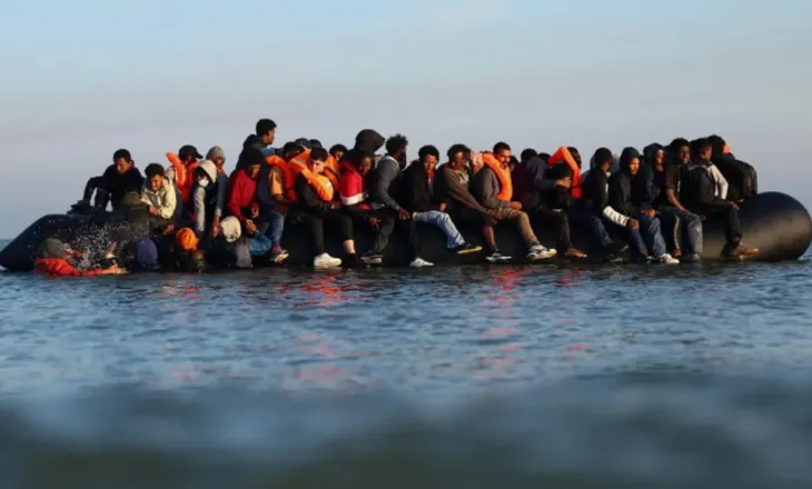 Përshpejtimi i largimit të emigrantëve të paligjshëm, Mbretëria e Bashkuar dhe vendet europiane me “dorë të hekurt”, çfarë planifikohet