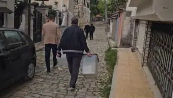 Pezullohet votimi për kryetar të degës së PD Korçë