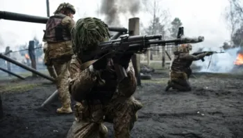 “Pika e kthesës po afron”/ Më shumë se 4 vite luftë, gjenerali ukrainas: Rusia është lodhur, brenda gjashtë muajve do përparojmë…