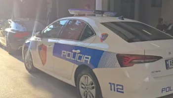 Plagosje me thikë në Korçë, 23-vjeçari përfundon në spital