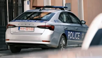 Policia e Kosovës kontrolle në disa shkolla, një nxënës kapet me pistoletë dhe 19 fishekë! Një tjetri i gjendet thikë