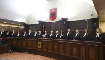 Politikanët “VIP” në paraburgim/ Vendimi unifikues: Gjykatat duhet të vlerësojnë personalitetin dhe sjelljen e të akuzuarit para se të vendosin ‘arrestin me burg’