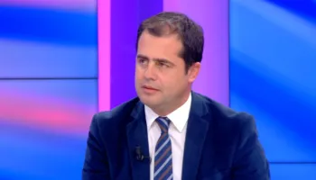 “Porti i ‘arabit’ si kështjellë në rërë”/ Bylykbashi: Korrupsioni shqiptar prodhon çudira, po sjell pasoja