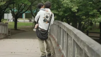 Prej dekadash në fuqi, Japonia përmbys ligjin: Kujdestaria e fëmijëve pas divorcit nuk do t’i takojë më vetëm njërit prej prindërve