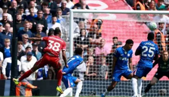 Premier League/ Chelsea i merr pikë Liverpool dhe ndërpret serinë e 6 humbjeve radhazi