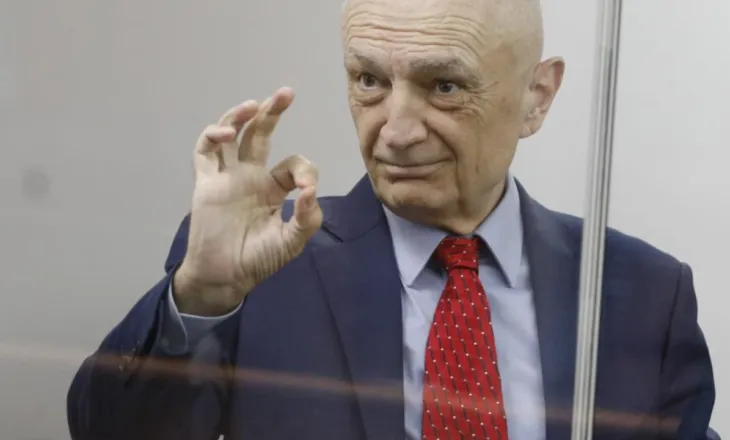 “President si je?” Meta- Bujar Leskajt nga brenda kafazit të xhamtë: Jam i fortë…