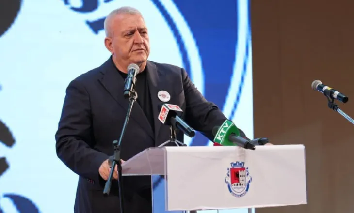 Presidenti Duka nderon ish-futbollistët e Kukësit: Historia e futbollit ndërtohet mbi sakrificën & kontributin e brezave