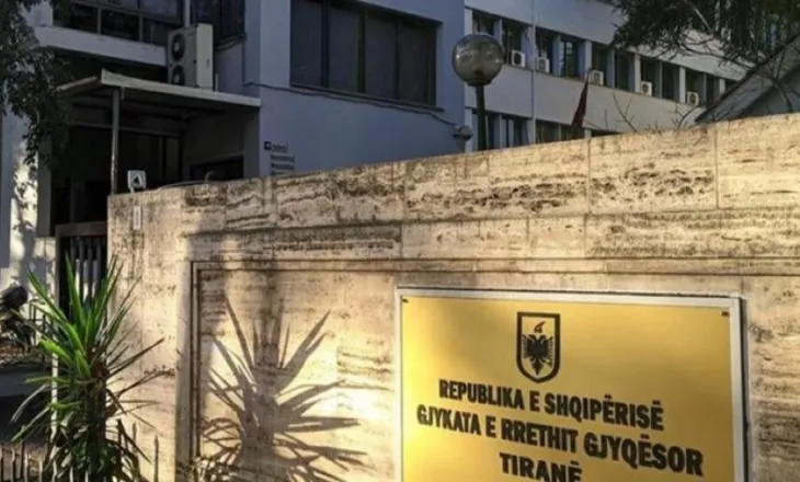 Prishja e pallatin në Kombinat, Gjykatat e Tiranës dënon dy persona dhe liron nga akuza gjashtë të tjerë
