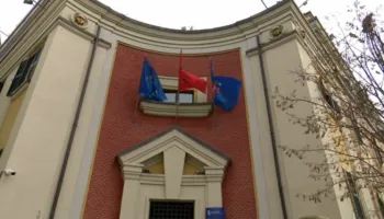 Probleme me e-Albania, shtyhet afati për aplikimet e kredive të buta në Tiranë