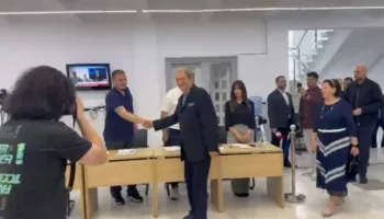 “Proces shembullor!”/ Berisha voton për veten në garën pa rivalë dhe sulmon Salianjin: Përfaqësues i krimit!