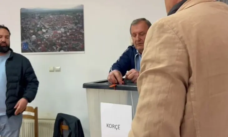 Procesi i votimit/ Zgjedhjet në degën e PD në Korçë, përplasje mes komisionerëve për listat e votuesve