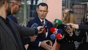 Prokurori nuk kishte asnjë prove që të fajësonte z. Meta/ Avokati Cakrani: Do ta provojmë pafajësinë e Metës me gjykim të zakonshëm