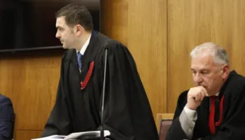 Prokurori tregon në sallë mesazhin që Ilir Meta i ka dërguar Kastriot Ismailajt: Më duhen 200.000 euro, mos harro