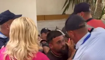 Protesta e operatorëve turistikë/ Zhupa: E papranueshme që bashkia ende të mos ketë dhënë zgjidhje dhe të mos ulet në dialog!