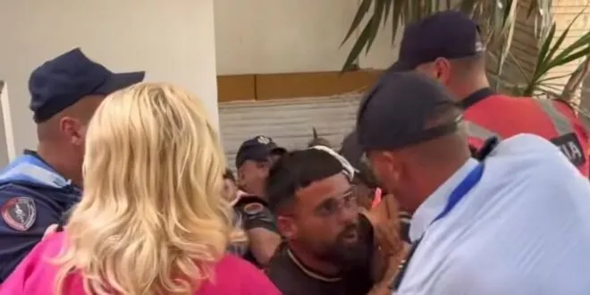 Protesta e operatorëve turistikë/ Zhupa: E papranueshme që bashkia ende të mos ketë dhënë zgjidhje dhe të mos ulet në dialog!