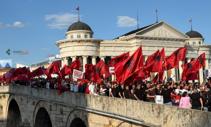 Protesta e studentëve në Shkup për gjuhën shqipe, policia liron tre të rinjtë shqiptarë
