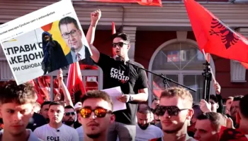 Protesta e studentëve shqiptarë në RMV, media bullgare: Shkupi përzien botën serbe me albanofobinë