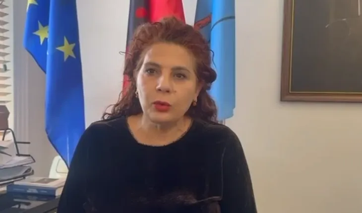 Protesta e tregtarëve, reagon kryebashkiakja e Vlorës: Janë njoftuar prej 5 muajsh për zhvendosjen!