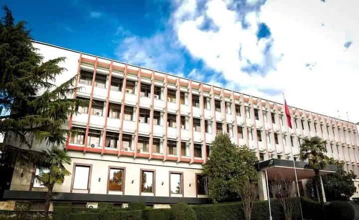 Protesta në Zvërnec/ Ministria e Punëve të Jashtme reagon për lëndimin e qytetarit grek: Keqardhje për situatën e regjistruar