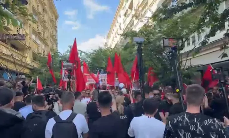 Protesta për gjuhën shqipe, arrestohen tre studentë shqiptarë në Shkup