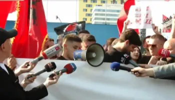 Protesta për gjuhën shqipe nga Shkupi në Tiranë