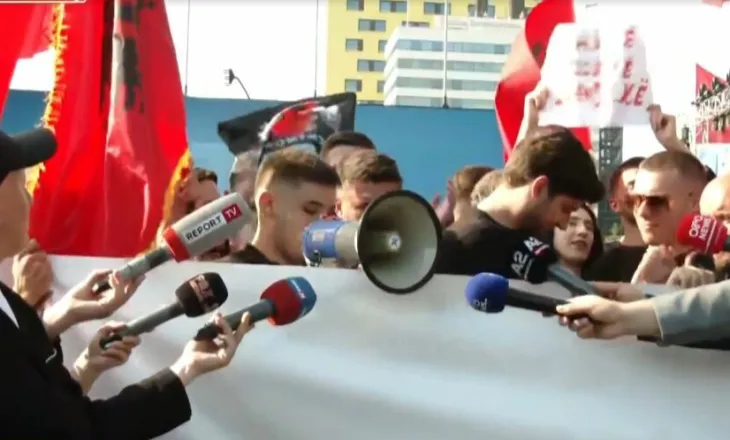 Protesta për gjuhën shqipe nga Shkupi në Tiranë