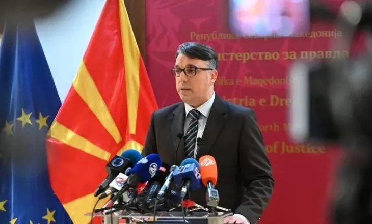 Protesta për gjuhën shqipen/ Ministri i Drejtësisë kundër studentëve shqiptarë: Po nxisin tensione ndëretnike!