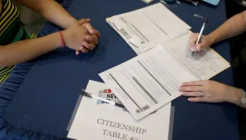 Protestat masive për imigracionin/ SHBA tërhiqet nga rregullat e vendosura më herët për ‘Green Card’: Nuk do të zbatohen për të gjithë, por…