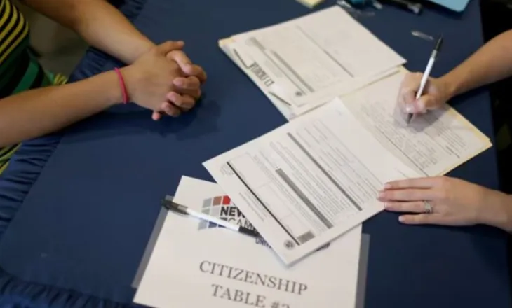 Protestat masive për imigracionin/ SHBA tërhiqet nga rregullat e vendosura më herët për ‘Green Card’: Nuk do të zbatohen për të gjithë, por…