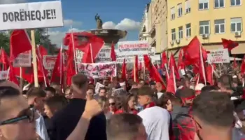 Protestat në Maqedoninë e Veriut, arrestohen tre studentë shqiptarë