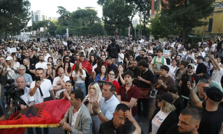 Protestë në Tiranë, qytetarët: Jo ndërtimeve në zonat e mbrojtura