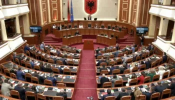PS dhe PD gjejnë dakordësinë, bashkojnë votat dhe miratojnë ndryshimet në rregulloren e Kuvendit