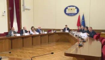 PS e PD drejt konsensusit, gjejnë ‘gjuhën’ edhe për rregulloren e Kuvendit
