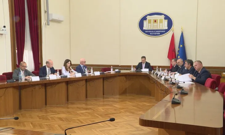 PS e PD drejt konsensusit, gjejnë ‘gjuhën’ edhe për rregulloren e Kuvendit