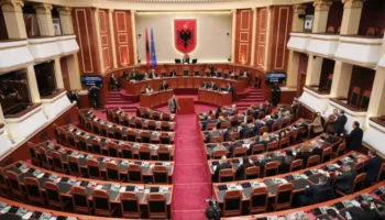 PS-PD bashkojnë votat në Kuvend, miratohet projekt-rezoluta për integrimin e Shqipërisë në BE
