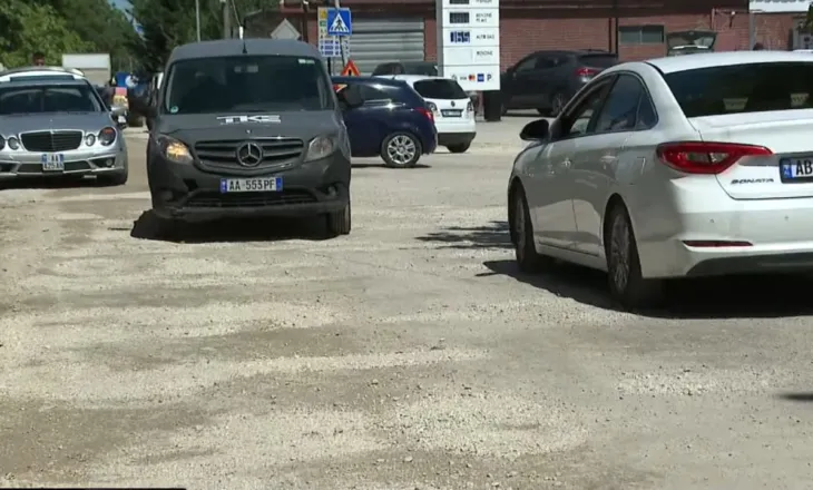 Punimet në rrugë bllokojnë Mëzezin/ Banorët e zonës ankohen për pluhur e trafik të rënduar, i gjithë asfaltimi mbyllet në nëntor