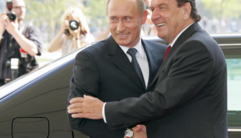 Putin e ‘rikthen’ fuqishëm në skenën politike, Schröder ende pa asnjë koment