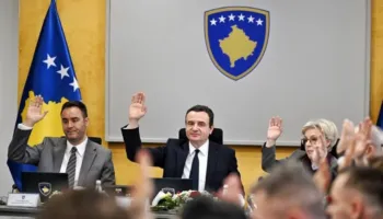Qeveria e Albin Kurtit shpall paketën e re sociale: 100 euro para zgjedhjeve