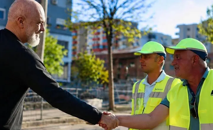 Rama për 1 majin: I uroj çdo shqiptari punëtor punë e ditë të mbarë