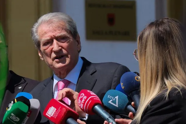 “Rama po zhvat miliona”, Berisha shpërthen për aeroportin e Vlorës: Ka dorë direkte kryeministri, kërkon të marrë..