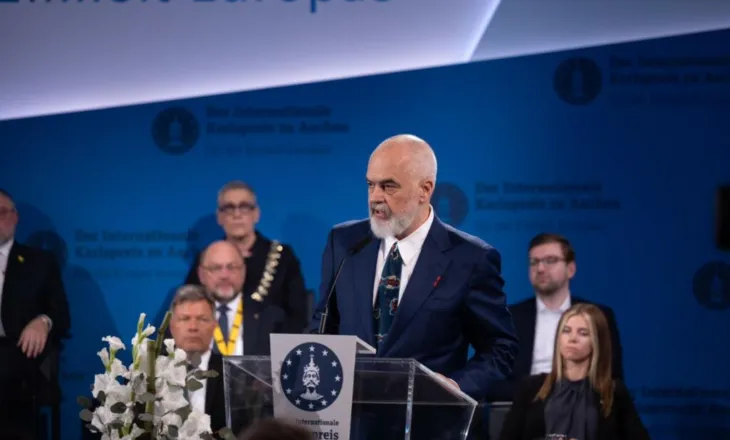 Rama rikthehet në Gjermani si pjesë e ceremonisë prestigjioze Çmimi i Karlit të Madh