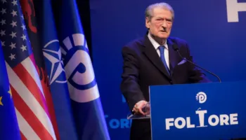 “Rama riktheu kafazin në sallën e gjyqit”/ Berisha takim me demokratët e degës 5: Ai e urren Metën