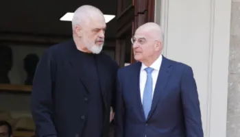 Rama takon ministrin grek të Mbrojtjes në Tiranë, diskutimet do të vijojnë në një drekë pune. Kryeministri: Mbështetës i palëkundur i partneritetit