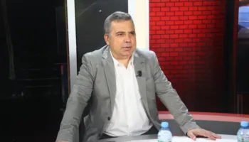 Raporti/ Abilekaj: Pasqyron korrupsionin dhe mungesën e lirive, paradoksi ‘përparimi dramatik’ drejt BE-së
