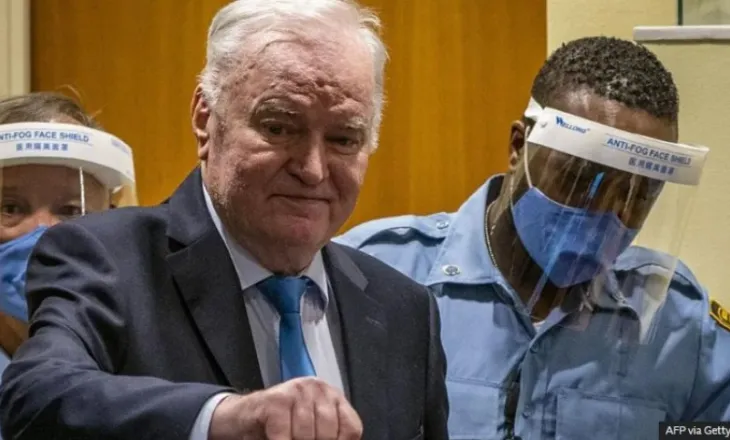 ‘Ratko Mladiç pranë vdekjes’, avokatët kërkojnë lirimin nga burgu të ‘kasapit të Bosnjes’! Të mbijetuarit e Srebrenicës kundër